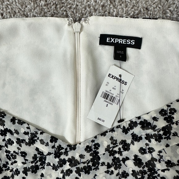 Express Balloon Sleeve Blouse - Picture 8 of 15